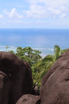 Les Seychelles et ses rochés noirs - Reserve Trail Mahé