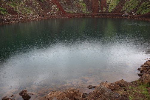 Le lac de cratère de Kerið Selfoss