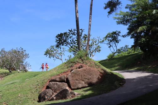 Accès par le golf - Anse Georgette Plage à Praslin